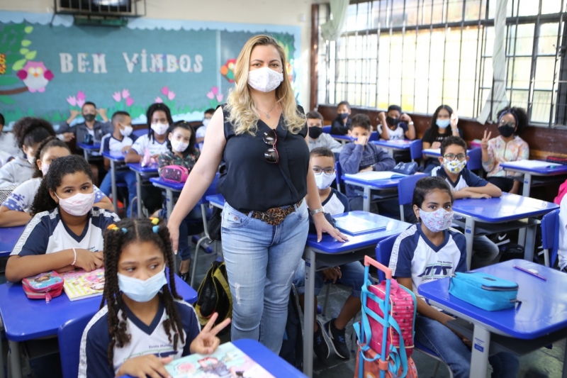 Betim retoma obrigatoriedade do uso de máscara em escolas e fármacias